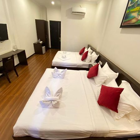 Apple Hotel Two - Near Phnom Penh Airport Extérieur photo