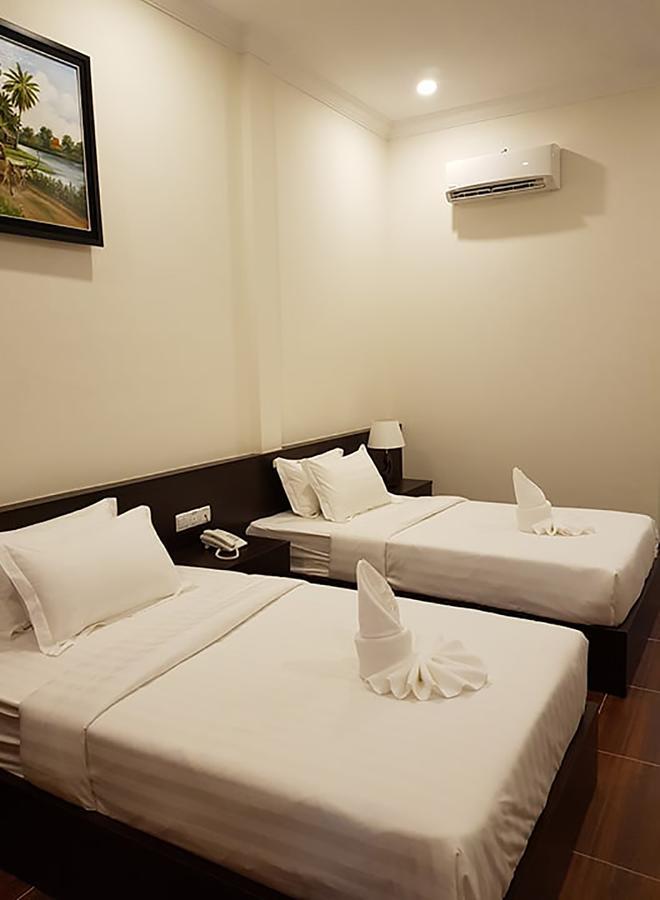 Apple Hotel Two - Near Phnom Penh Airport Extérieur photo