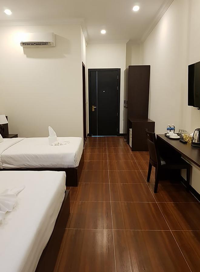 Apple Hotel Two - Near Phnom Penh Airport Extérieur photo