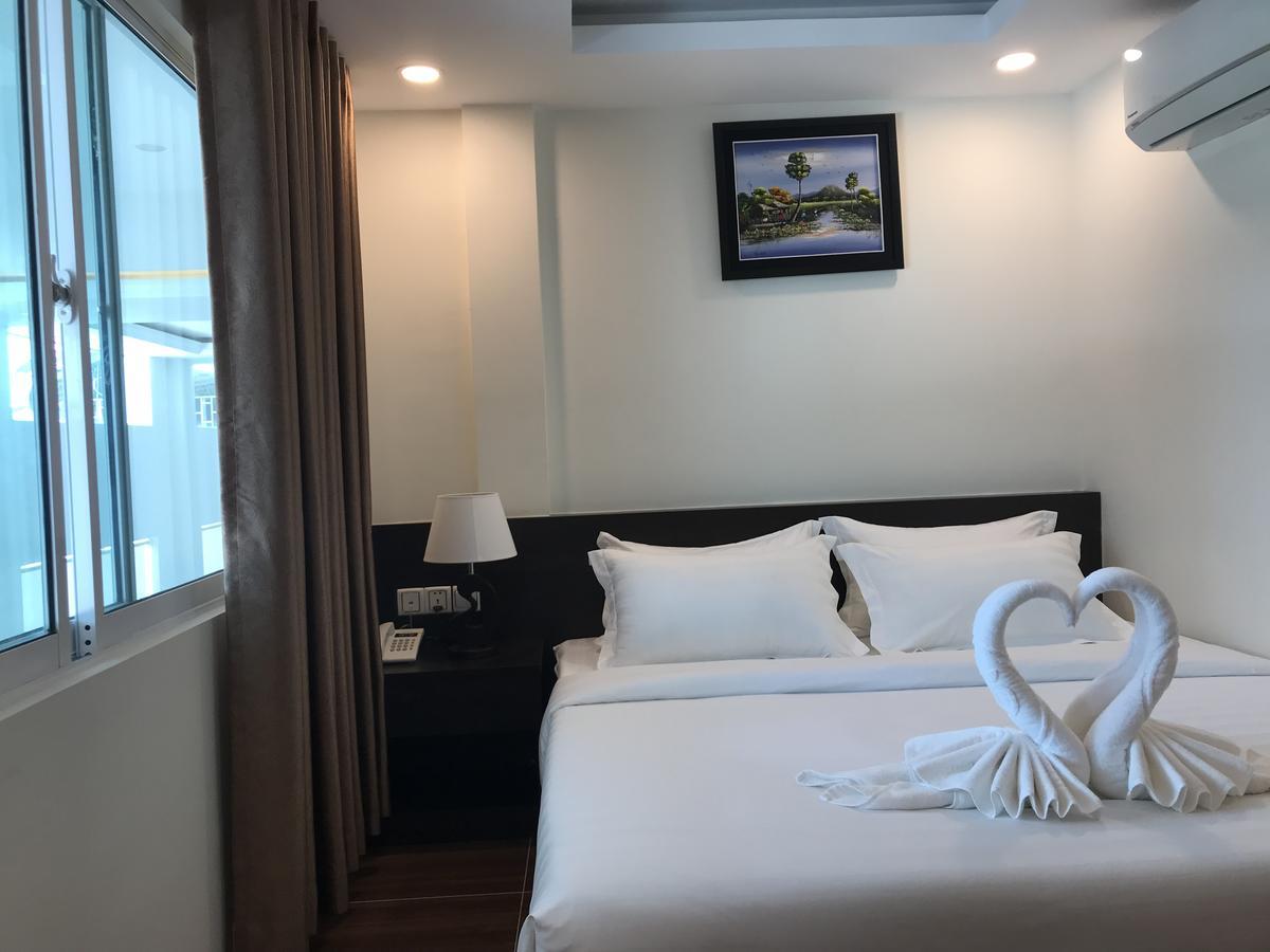 Apple Hotel Two - Near Phnom Penh Airport Extérieur photo