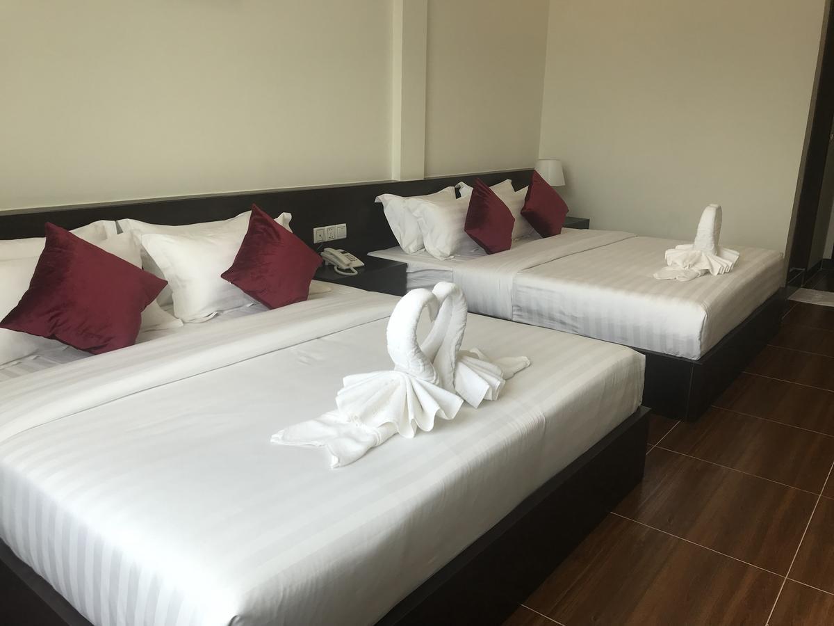 Apple Hotel Two - Near Phnom Penh Airport Extérieur photo