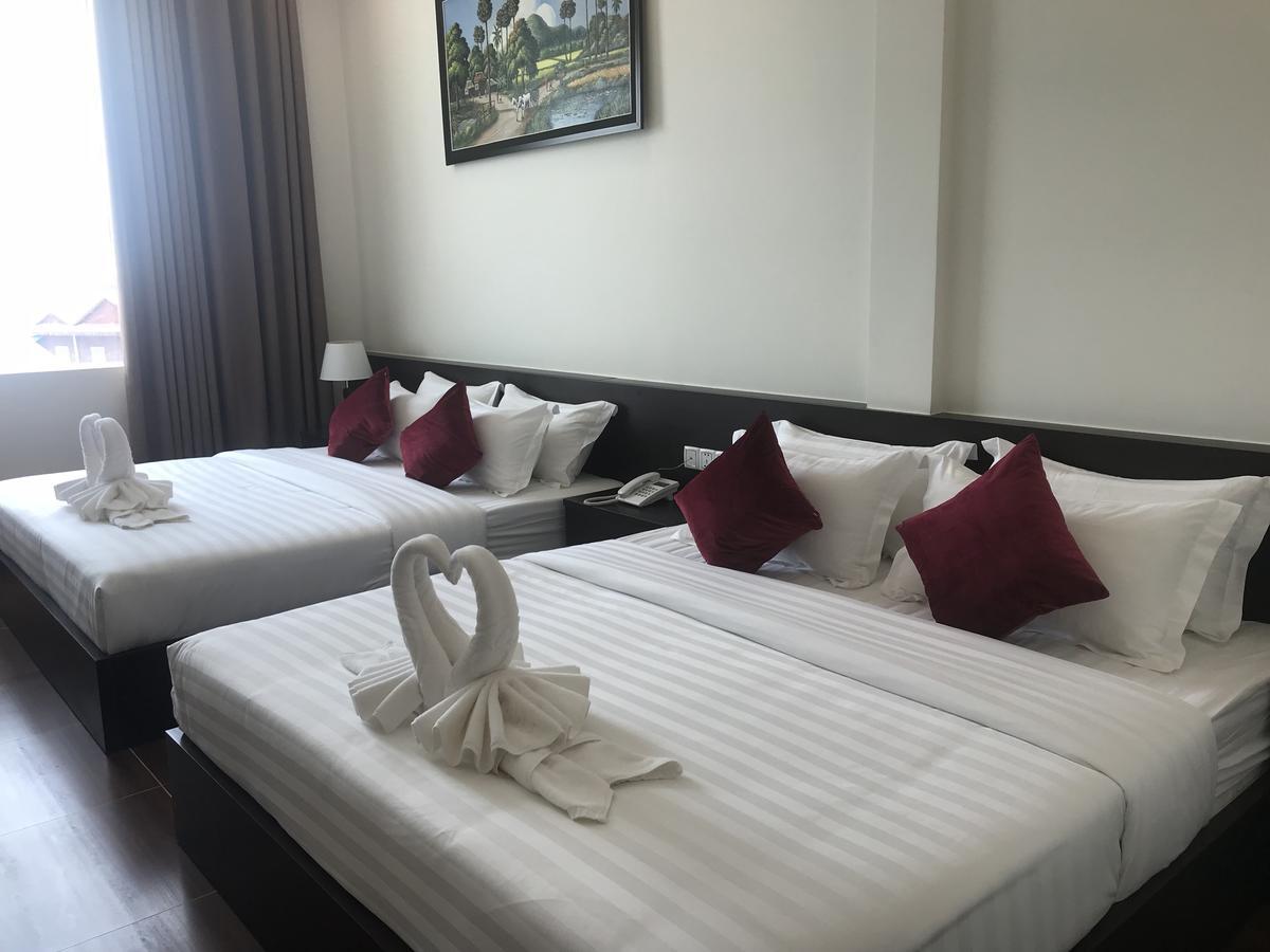 Apple Hotel Two - Near Phnom Penh Airport Extérieur photo