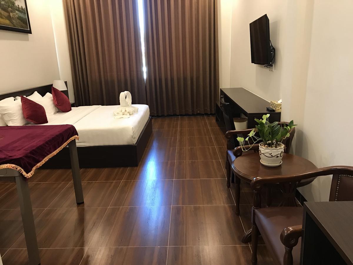 Apple Hotel Two - Near Phnom Penh Airport Extérieur photo